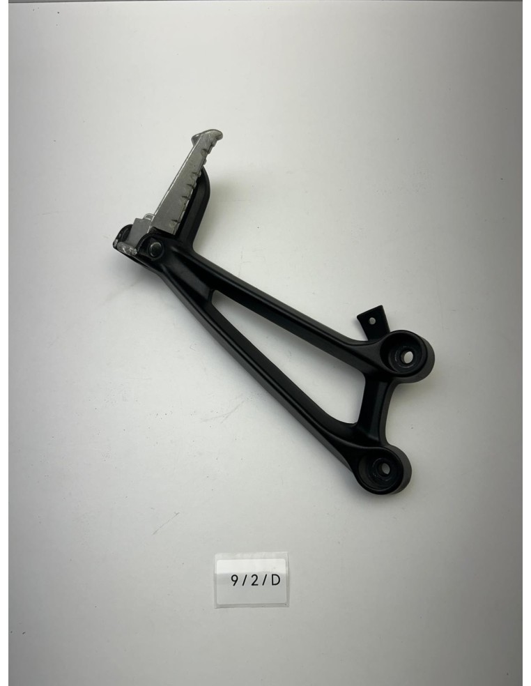 Platine avec repose pied arrière droit YAMAHA MT 07 2014 - 2019 1WS2742L0100