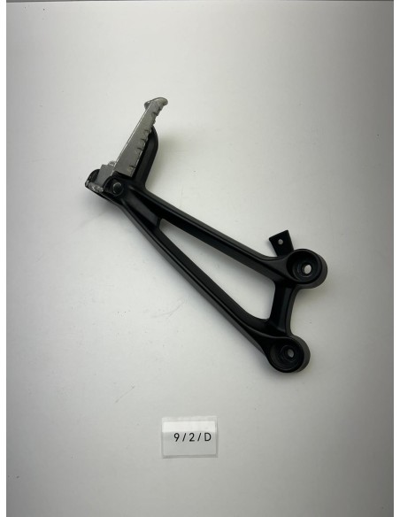 Platine avec repose pied arrière droit YAMAHA MT 07 2014 - 2019 1WS2742L0100