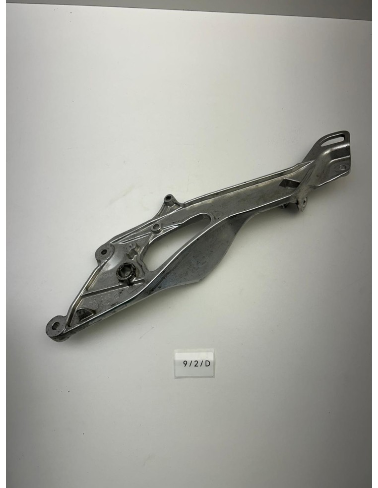 Support platine repose pied droit YAMAHA TDM 900 2002 - 2010 5PS274430000
