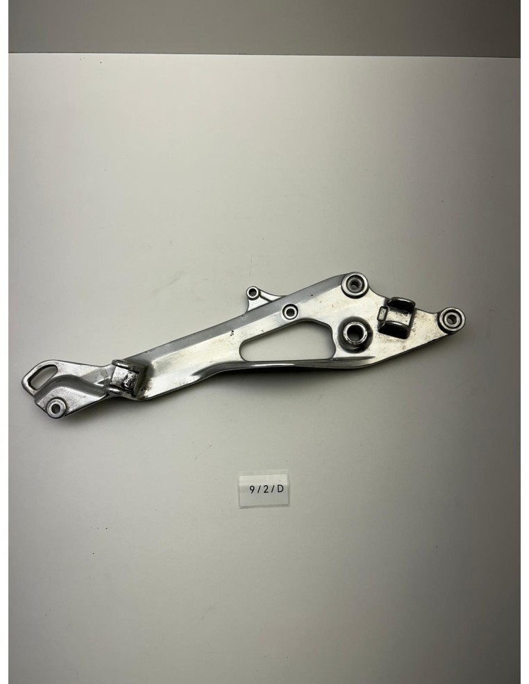 Support platine repose pied droit YAMAHA TDM 900 2002 - 2010 5PS274430000