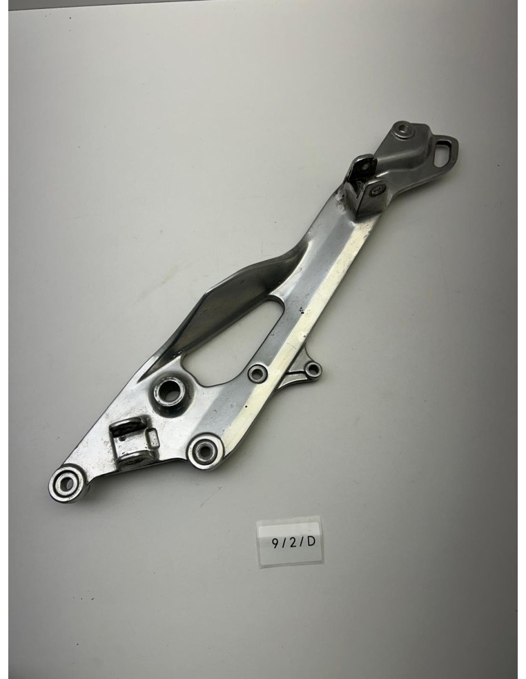 Support platine repose pied droit YAMAHA TDM 900 2002 - 2010 5PS274430000