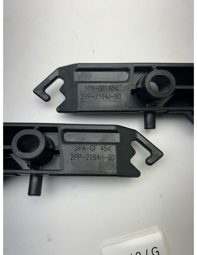 Supports de valise (jeu) / Poignée de béquillage origine YAMAHA MT 09 Tracer 2015 - 2016