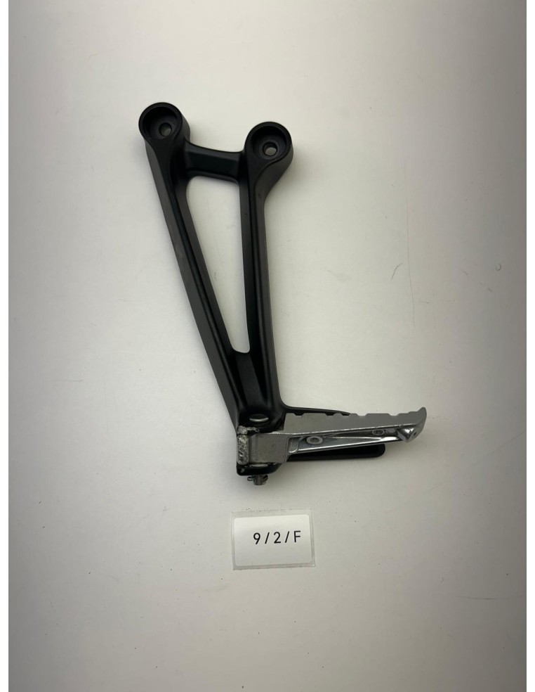 Platine de repose pied arrière gauche YAMAHA MT 07 2014 - 2017