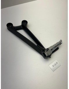 Platine de repose pied arrière gauche YAMAHA MT 07 2014 - 2017 2