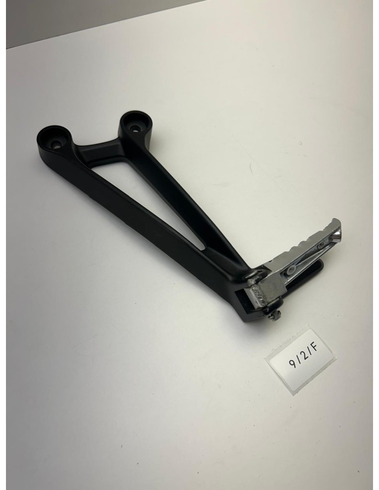 Platine de repose pied arrière gauche YAMAHA MT 07 2014 - 2017