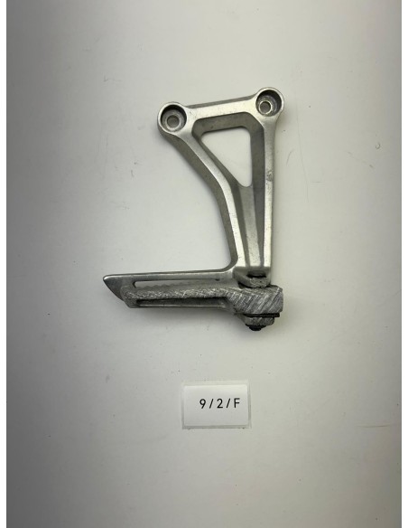 Platine de repose pied arrière droit HONDA CB650F 2014 - 2018