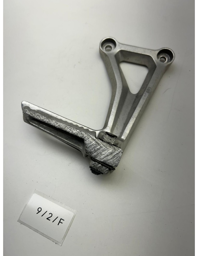 Platine de repose pied arrière droit HONDA CB650F 2014 - 2018