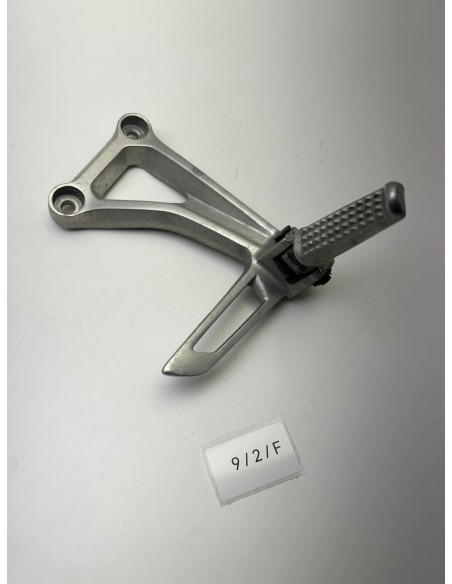 Platine de repose pied arrière droit HONDA CB650F 2014 - 2018