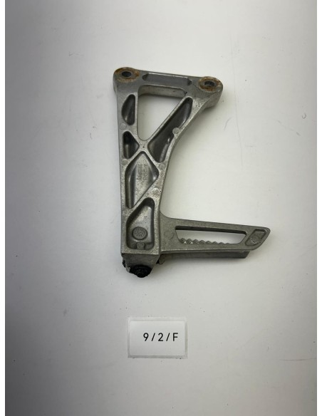 Platine de repose pied arrière droit HONDA CB650F 2014 - 2018