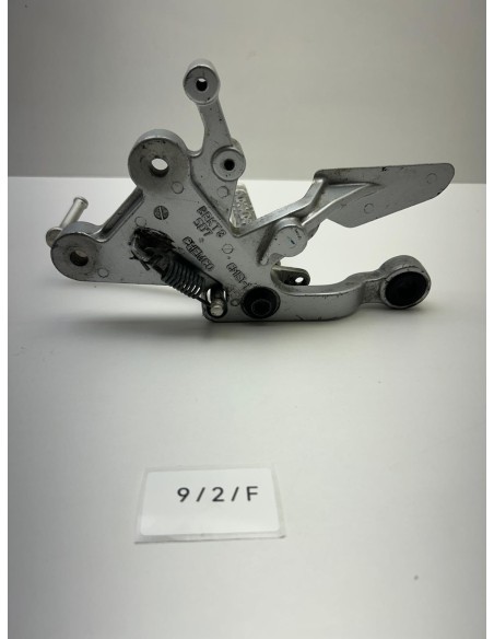 Platine de repose pied avant droit avec pédale de frein YAMAHA MT 125 2015 - 2019