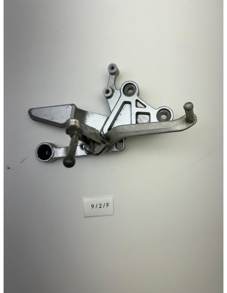 Platine de repose pied avant droit avec pédale de frein YAMAHA MT 125 2015 - 2019