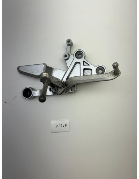 Platine de repose pied avant droit avec pédale de frein YAMAHA MT 125 2015 - 2019
