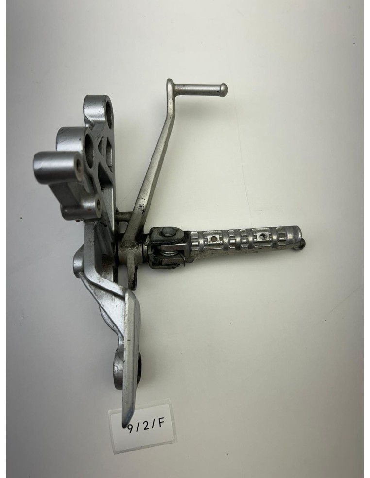 Platine de repose pied avant droit avec pédale de frein YAMAHA MT 125 2015 - 2019