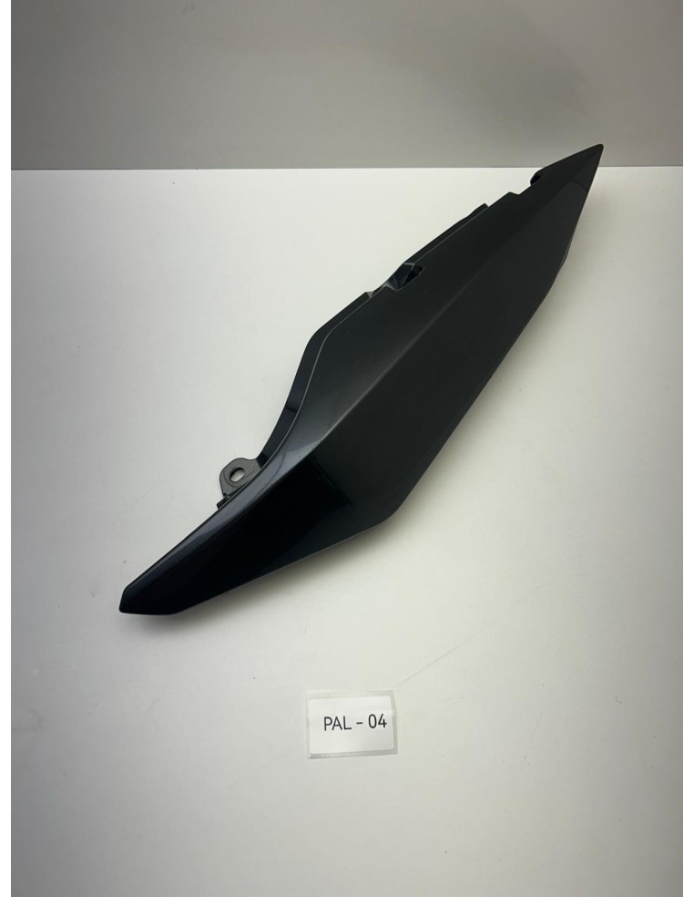 Carénage latéral gauche YAMAHA XJ6 N 2013 - 2016 20S2171100