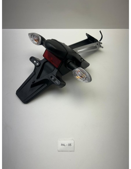 Support de plaque origine (avec clignotants) Yamaha MT-07 2013 - 2017