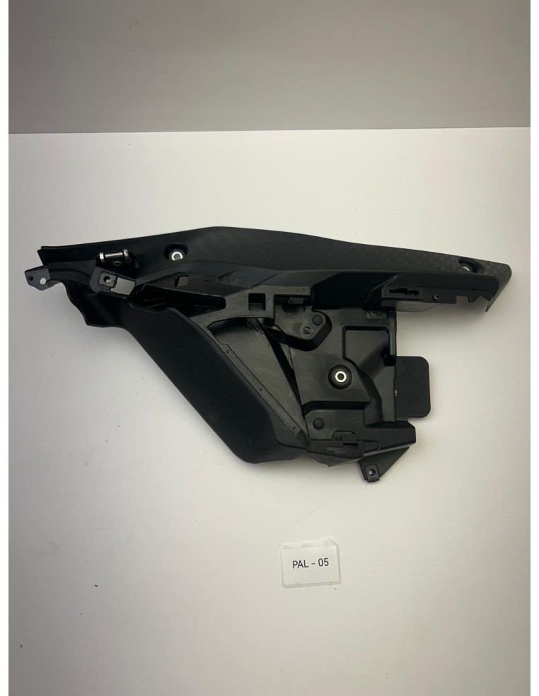 Cache latéral gauche origine YAMAHA R1 2015 - 2019