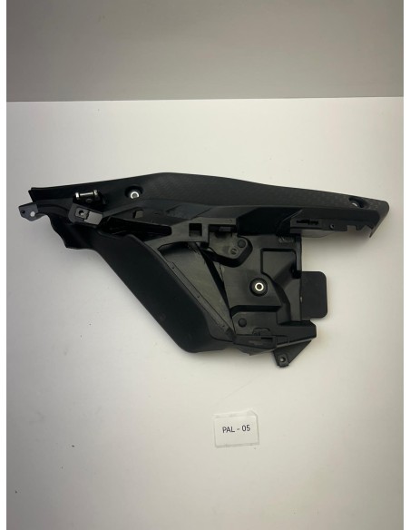 Cache latéral gauche origine YAMAHA R1 2015 - 2019