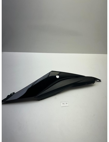 Carénage arrière gauche origine YAMAHA MT 03 2023 - 2024