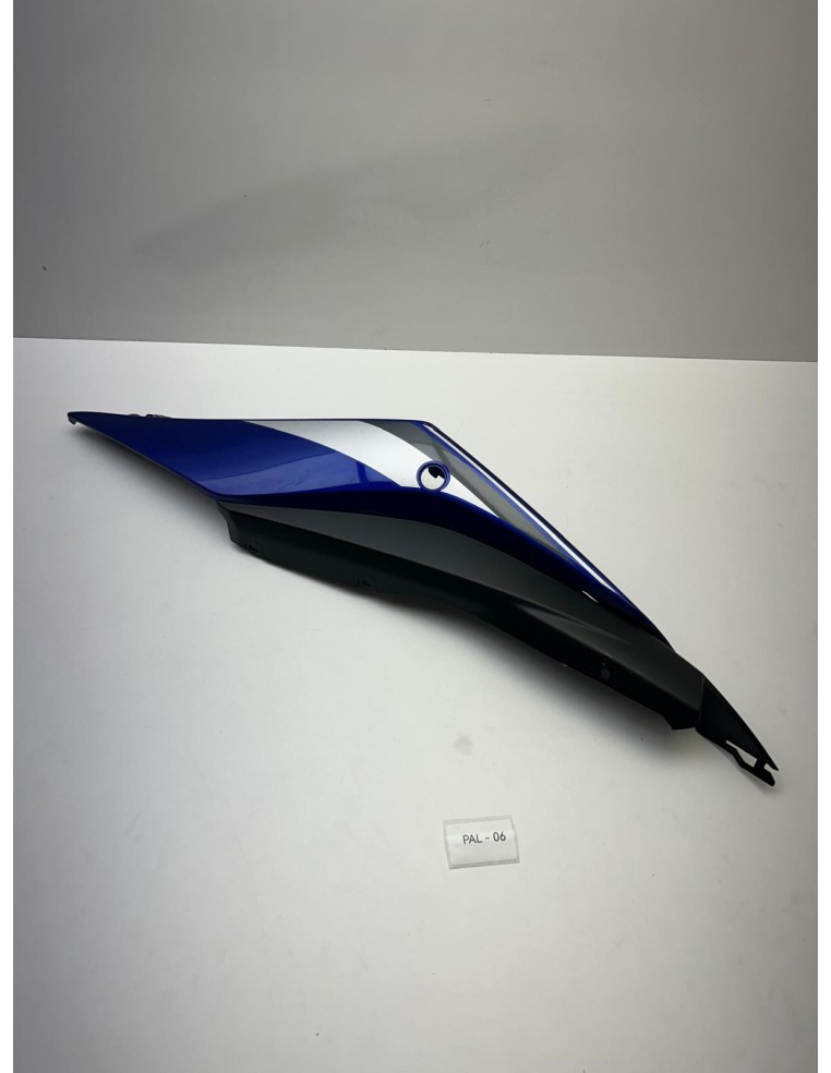 Carénage arrière gauche origine YAMAHA MT 03 2023 - 2024