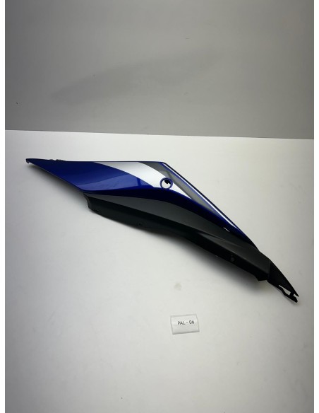 Carénage arrière gauche origine YAMAHA MT 03 2023 - 2024
