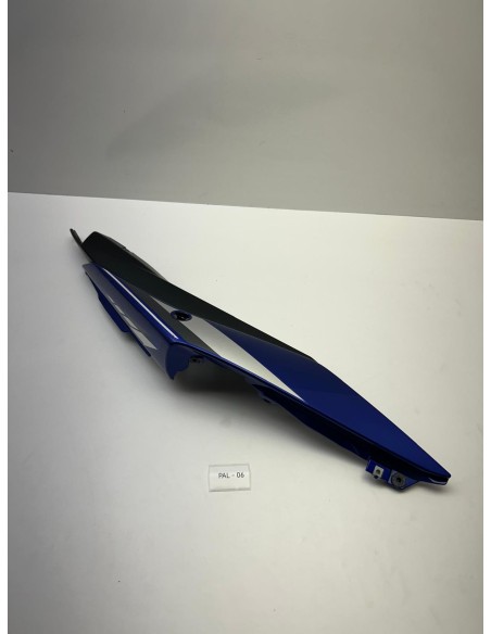 Carénage arrière gauche origine YAMAHA MT 03 2023 - 2024