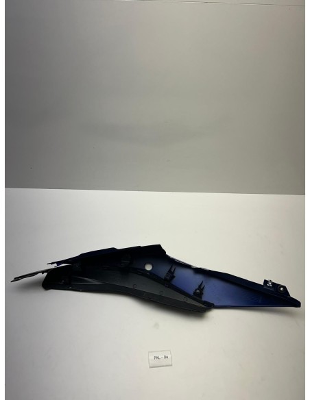 Carénage arrière gauche origine YAMAHA MT 03 2023 - 2024