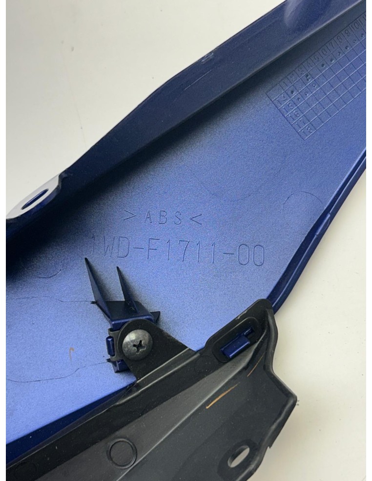 Carénage arrière gauche origine YAMAHA MT 03 2023 - 2024