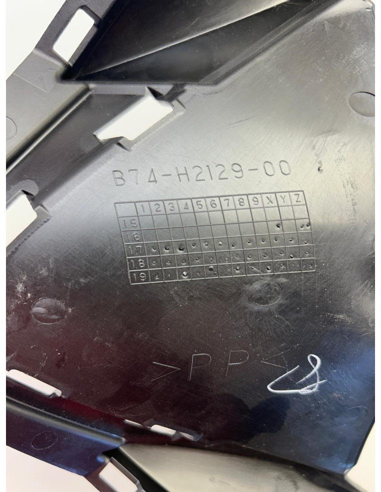 Face avant / Cache batterie origine YAMAHA XMAX 125 2018 - 2022