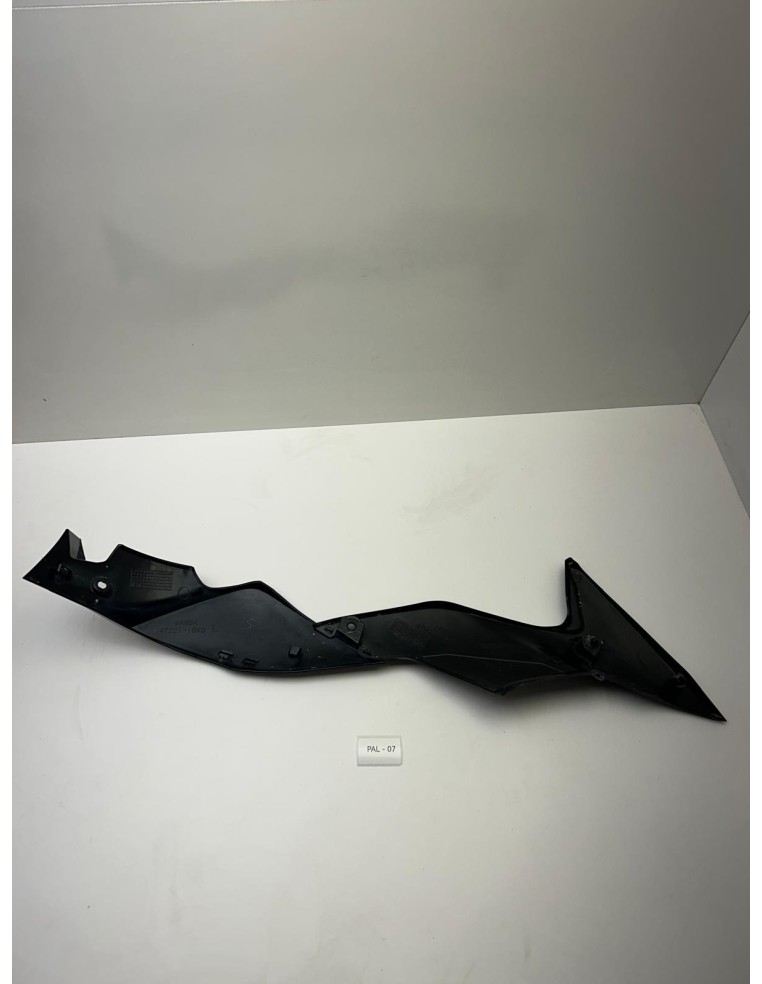 Carénage latéral gauche origine SUZUKI SV 650 2020 - 2022