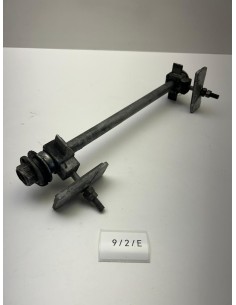 Axe de roue arrière HONDA HORNET 600 2002 - 2005 42301MBZG00 2