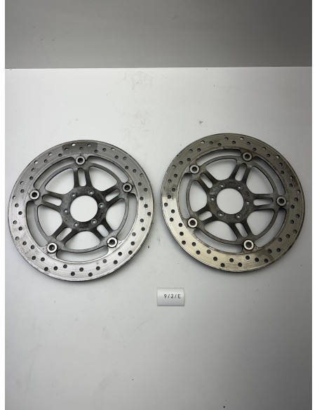 Disques de frein avant HONDA HORNET 600 2002 - 2005 45120MBZK01 / 45220MBZK01