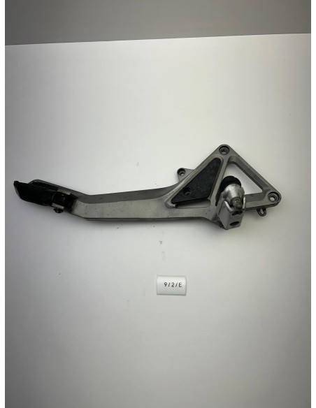 Support platine avec repose pieds droit HONDA HORNET 600 2002 - 2005 50650MBZG00ZB