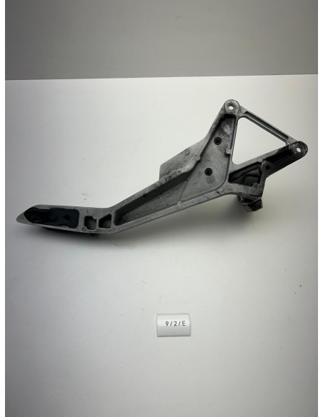 Support platine avec repose pieds gauche HONDA HORNET 600 2002 - 2005 50750MBZG00ZB