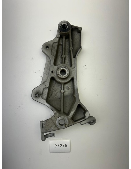 Support platine de cadre droit HONDA HORNET 600 2002 - 2005 50600MBZKK000