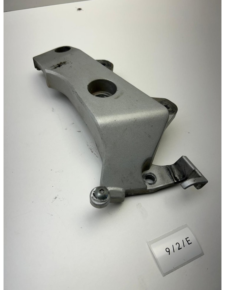 Support platine de cadre droit HONDA HORNET 600 2002 - 2005 50600MBZKK000