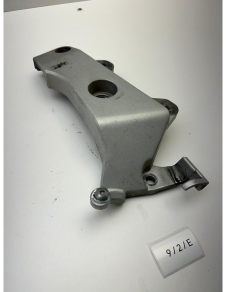 Support platine de cadre droit HONDA HORNET 600 2002 - 2005 50600MBZKK000