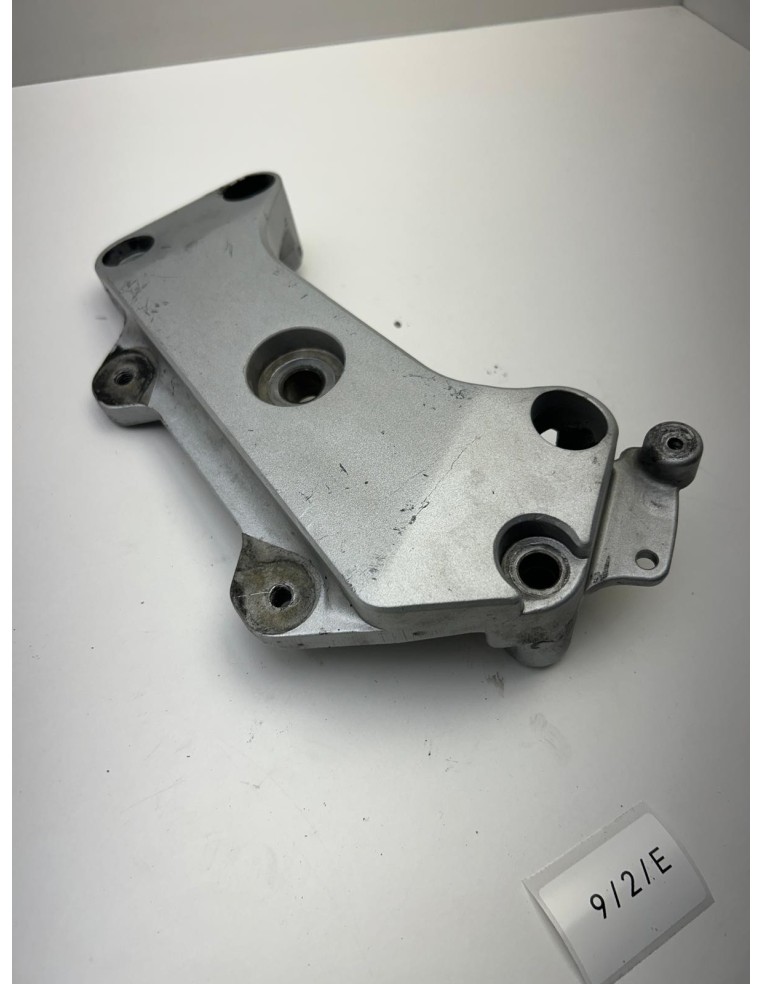 Support platine de cadre gauche HONDA HORNET 600 2002 - 2005 50700MBZK00ZA