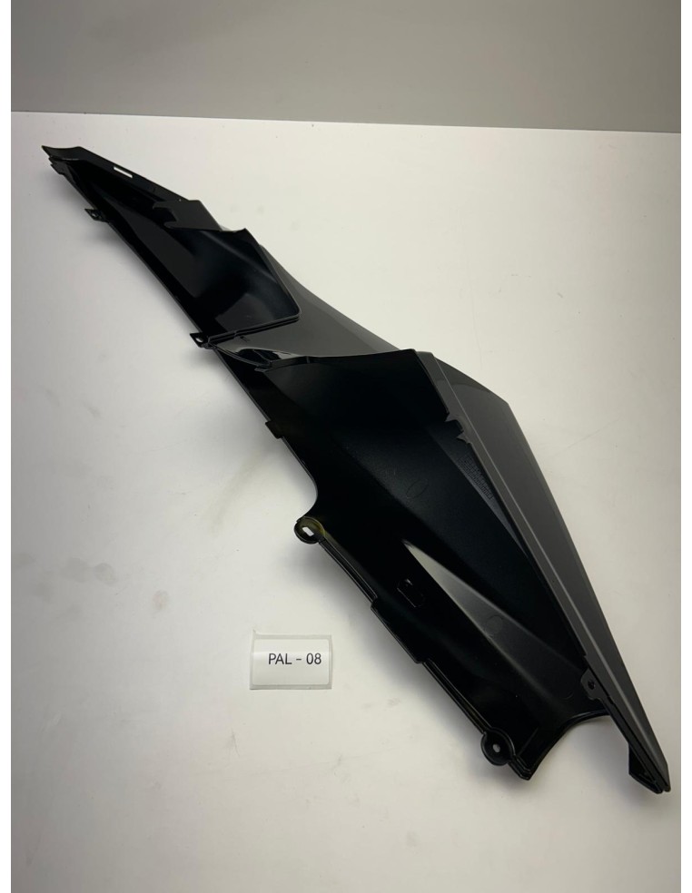 Carénage latéral droit origine YAMAHA YZF-R 125 2008 - 2011
