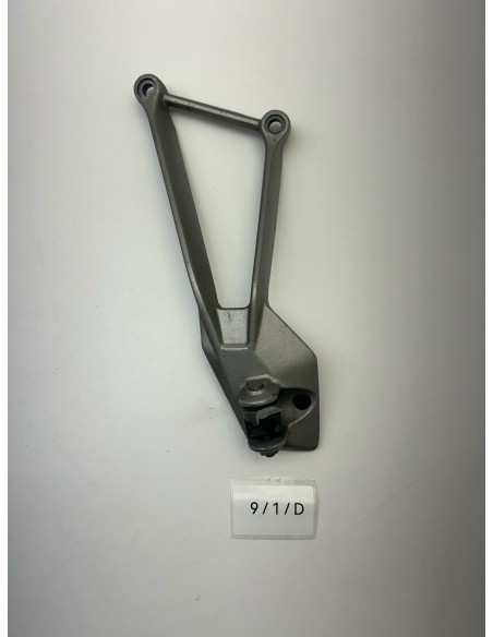 Platine de repose pieds arrière gauche origine MV AGUSTA Brutale 910S 2005 - 2007 | Occasion - RALY