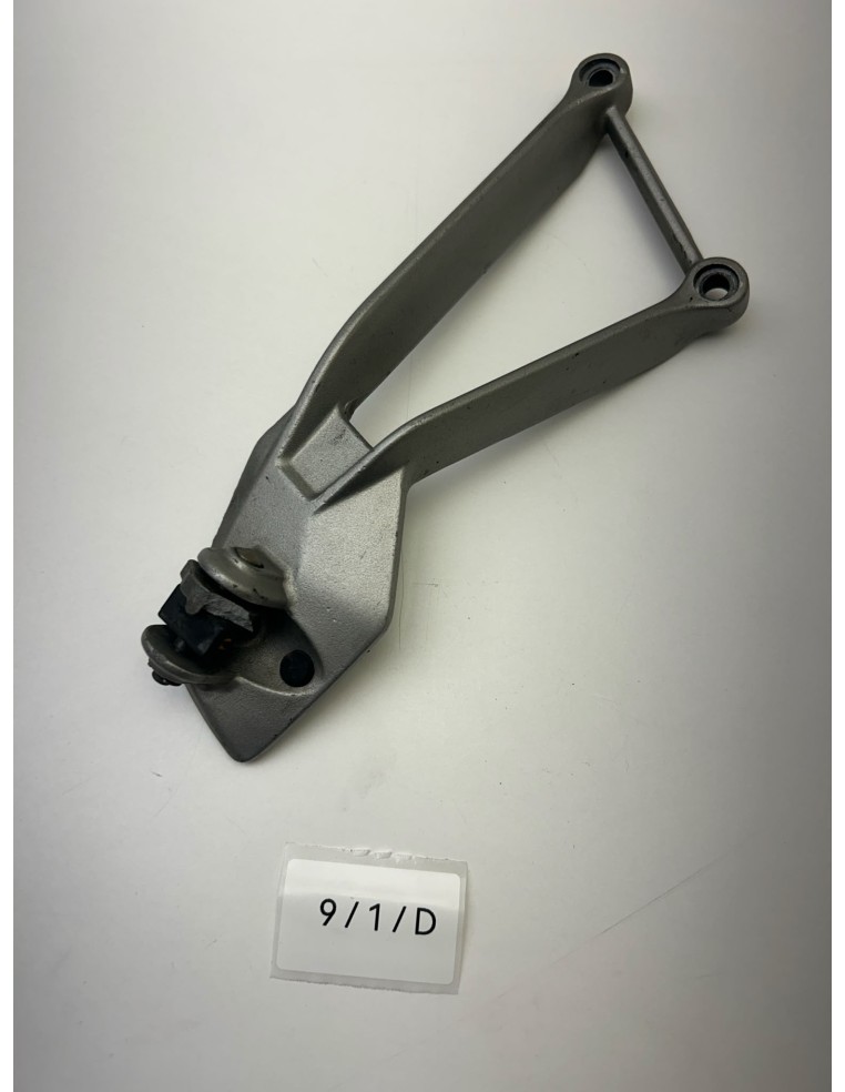 Platine de repose pieds arrière gauche origine MV AGUSTA Brutale 910S 2005 - 2007 | Occasion - RALY