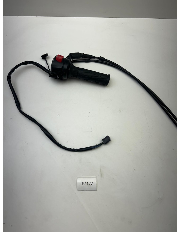 Commodo droit avec poignée d'accélérateur SUZUKI SV 650 2019 - 2025 3720018K10000 / 5711021H02000 | Occasion - RALY