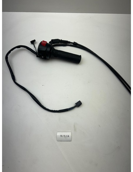 Commodo droit avec poignée d'accélérateur SUZUKI SV 650 2019 - 2025 3720018K10000 / 5711021H02000 | Occasion - RALY