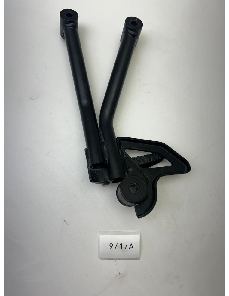 Support platine avec repose pied arrière droit SUZUKI SV 650 2019 - 2025 4381018K00000 | Occasion - RALY