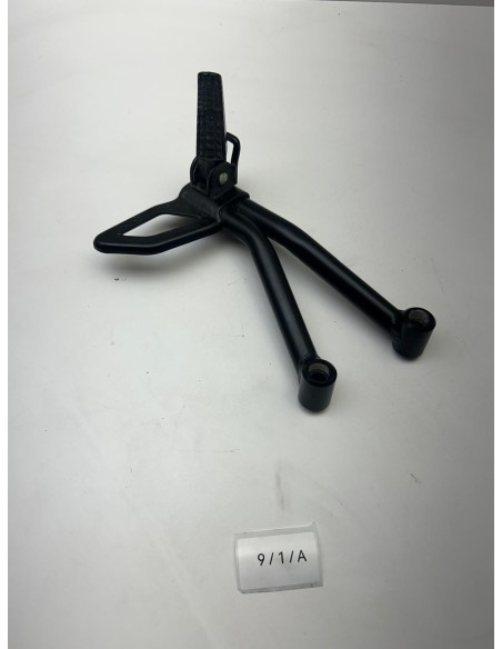 Support platine avec repose pied arrière gauche SUZUKI SV 650 2019 - 2025 4382018K00000 | Occasion - RALY