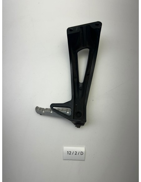 Platine de repose pieds arrière gauche origine YAMAHA FZ8 2011 - 2015