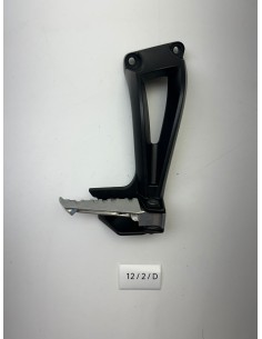 Platine de repose pieds arrière droit origine YAMAHA FZ8 / FZ 8 2011 - 2015
