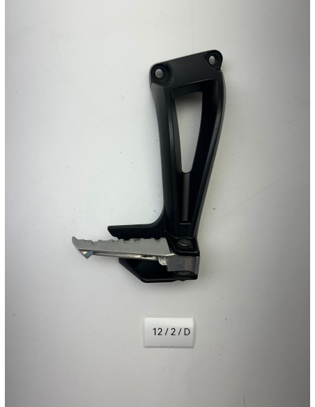Platine de repose pieds arrière droit origine YAMAHA FZ8 / FZ 8 2011 - 2015