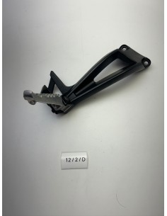 Platine de repose pieds arrière droit origine YAMAHA FZ8 / FZ 8 2011 - 2015 2