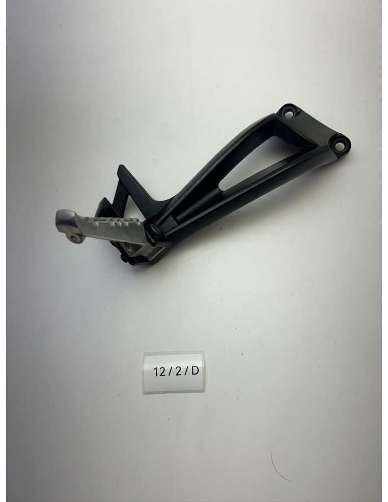 Platine de repose pieds arrière droit origine YAMAHA FZ8 / FZ 8 2011 - 2015