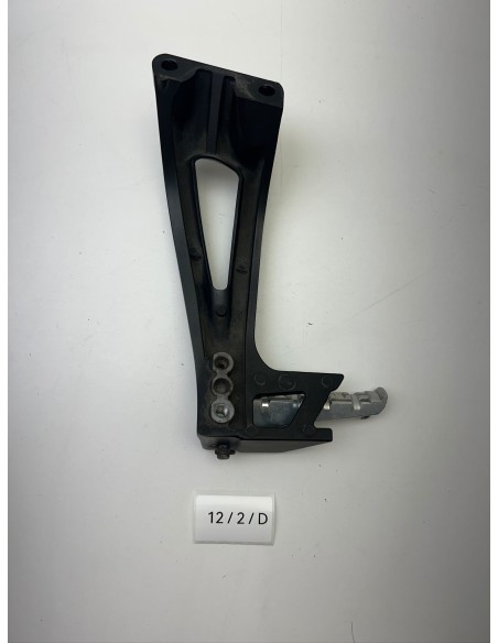Platine de repose pieds arrière droit origine YAMAHA FZ8 / FZ 8 2011 - 2015